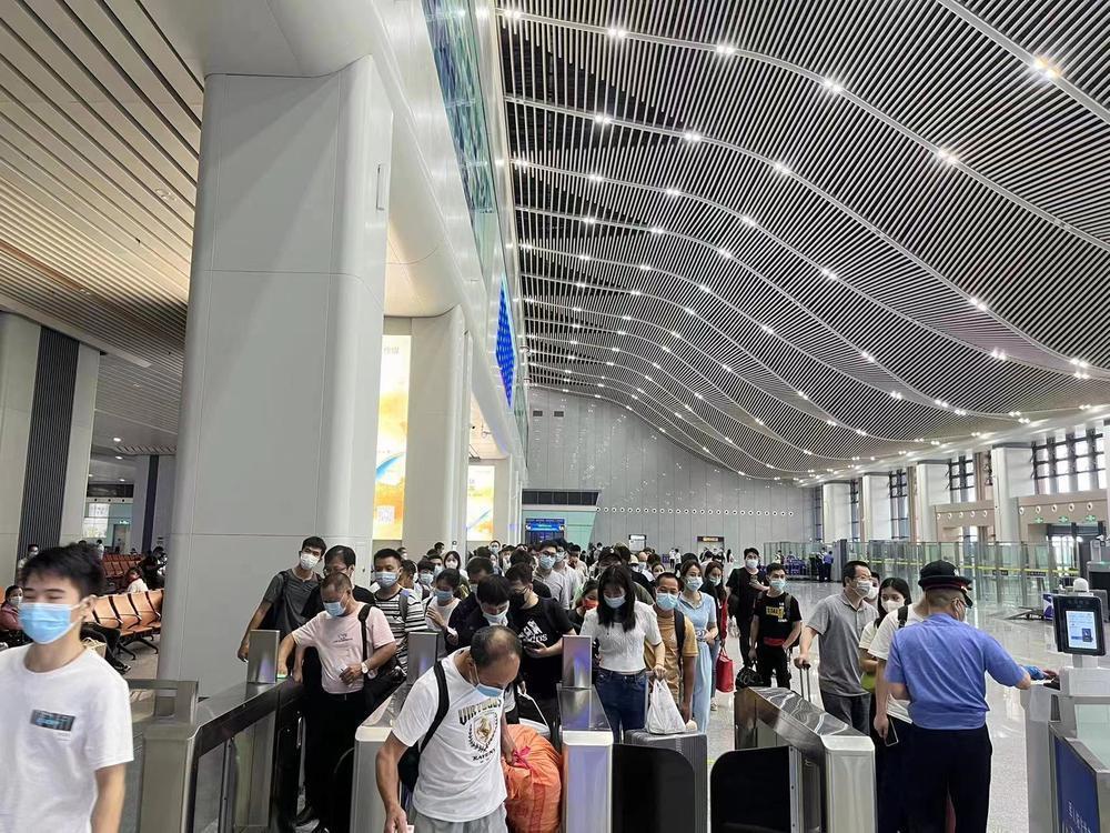 东莞南站深圳北站包车接送